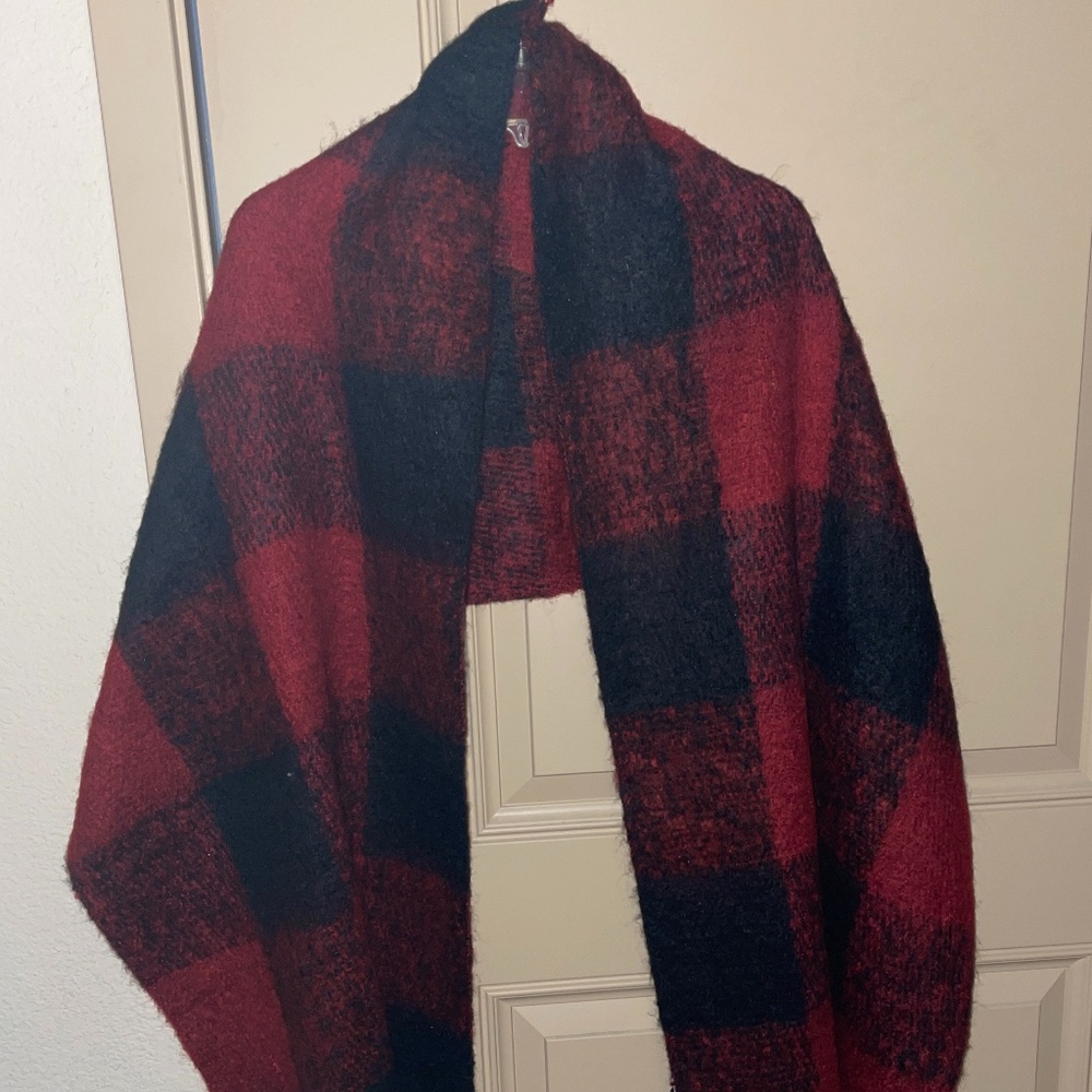 Giant Steve Madden woven plaid scarf